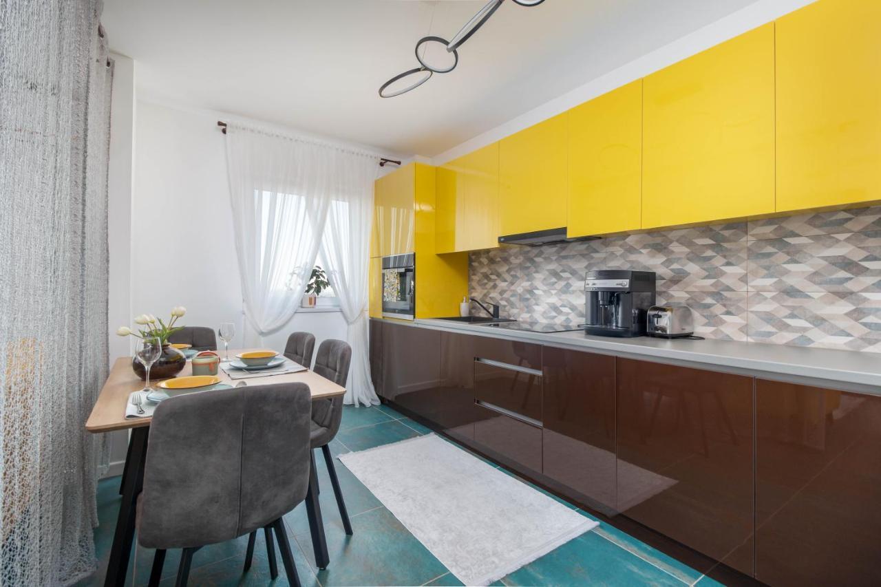 Talida'S Apartment Colorful And Brightnes Oradea Eksteriør billede